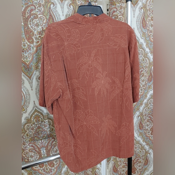 Silk button down shirt. - Picture 4 of 5